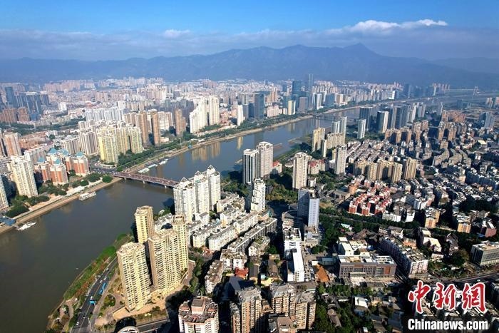 資料圖：城市高樓林立。 <a target='_blank' href='/'>中新社</a>記者 王東明 攝