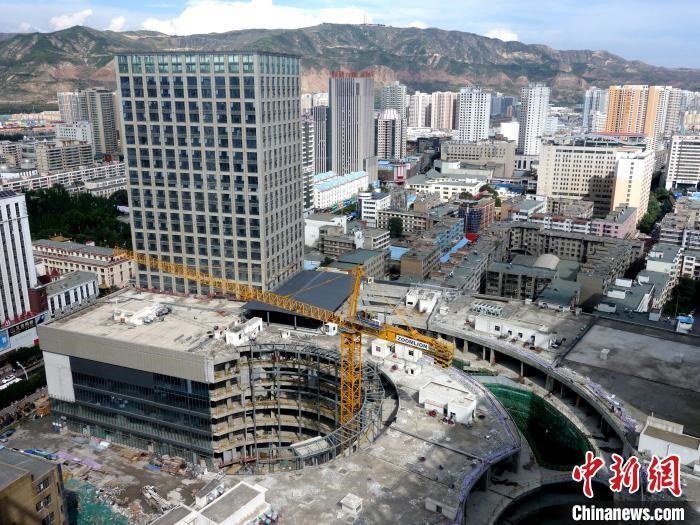 資料圖：城中區(qū)某商品住宅樓。 孫睿 攝