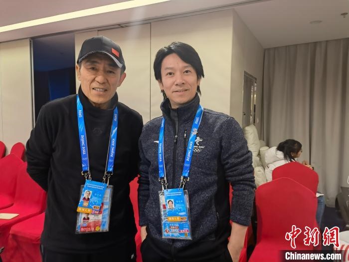 張文海與張藝謀的合影?！埼暮?供圖