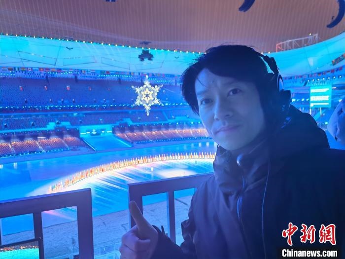 張文海在“鳥巢”內(nèi)?！埼暮?供圖