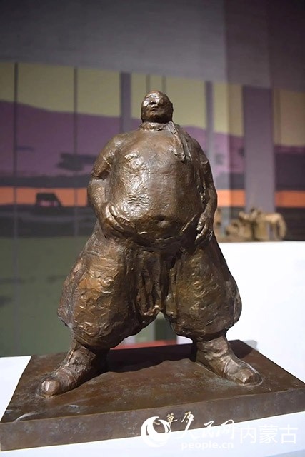 吳為山作品《大草原》。人民網(wǎng)記者富麗娟攝