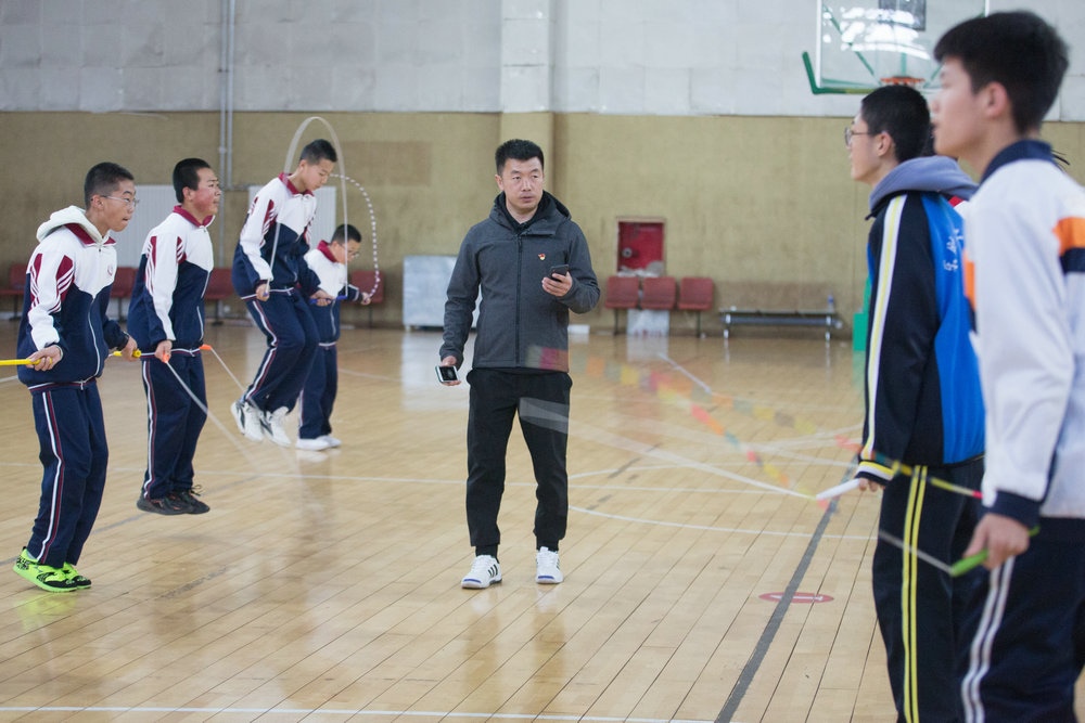 1618229375115874.jpg 教練楊虎正在指導隊員訓練.jpg