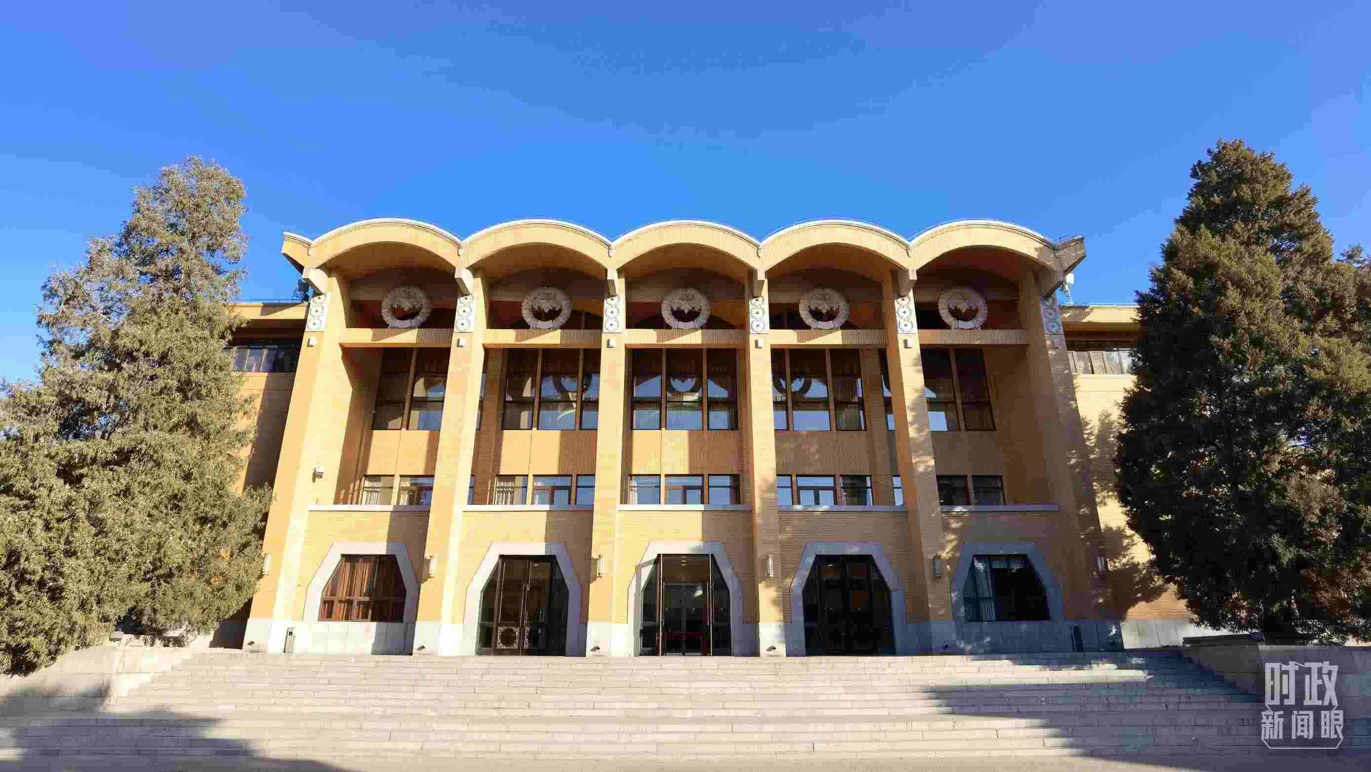 △2023年3月1日，中央黨校建校90周年慶祝大會(huì)在這里舉行。（總臺(tái)央視記者石丞拍攝）