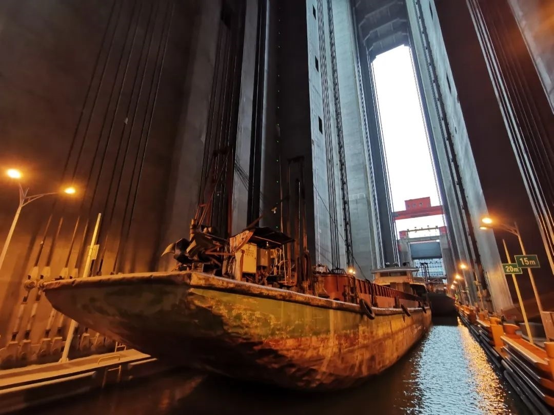 向家壩升船機(jī)船廂。鄭慶攝