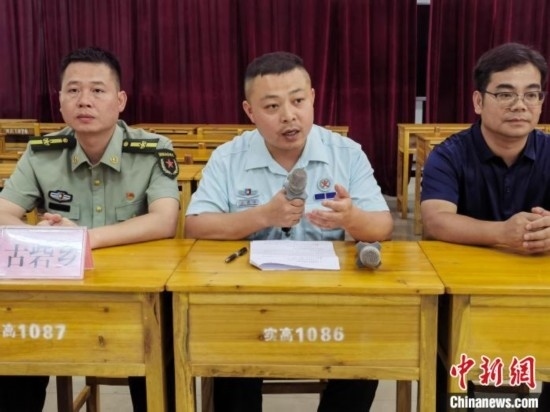 宣講員宣講。韋碩 攝