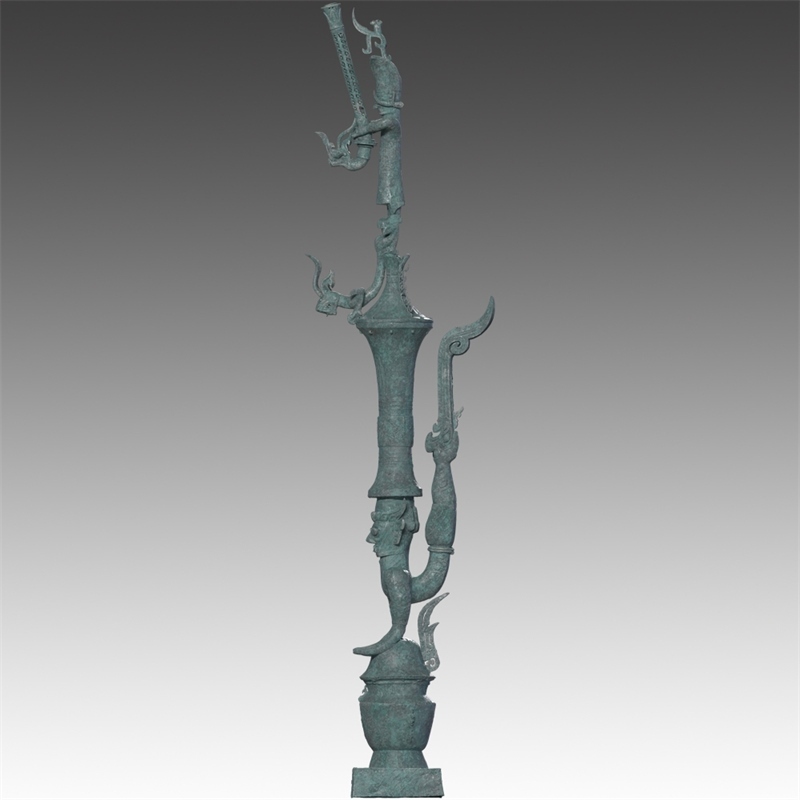 銅罍座倒立鳥足頂尊神像。四川省文物考古研究院供圖