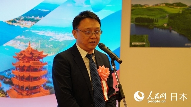 （圖片說明：東京中國文化中心主任羅玉泉致辭。人民網(wǎng)滕雪 攝）