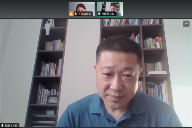 里斯本大學(xué)孔子學(xué)院中方院長(zhǎng)王錦程。 采訪截圖