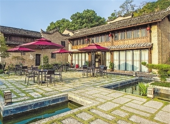 整治后的蓮都區(qū)下南山村催生眾多新業(yè)態(tài)。 當(dāng)?shù)毓﹫D