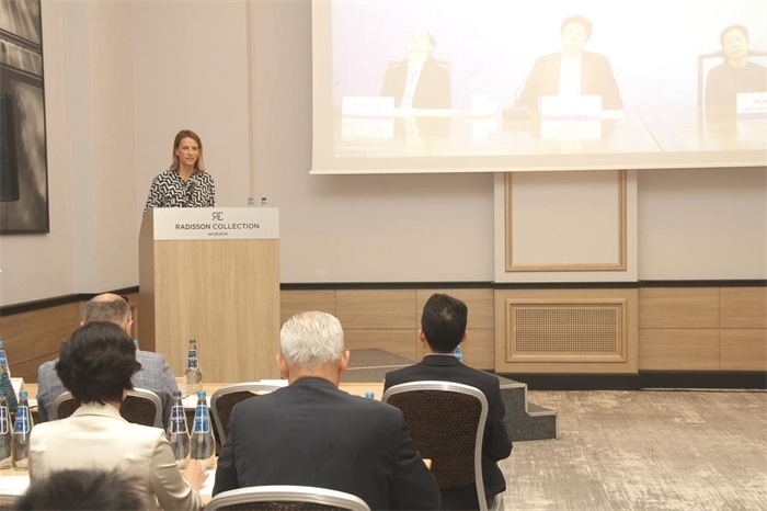 波蘭國家商會副主席卡羅麗娜致辭。