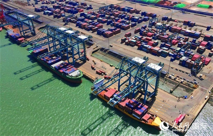 黃驊港綜合港區(qū)航拍圖。人民網(wǎng) 周博攝