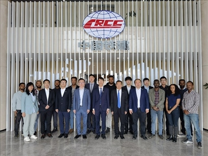 中國土木福州設(shè)計(jì)院埃塞分院團(tuán)隊(duì)合影。受訪對象供圖