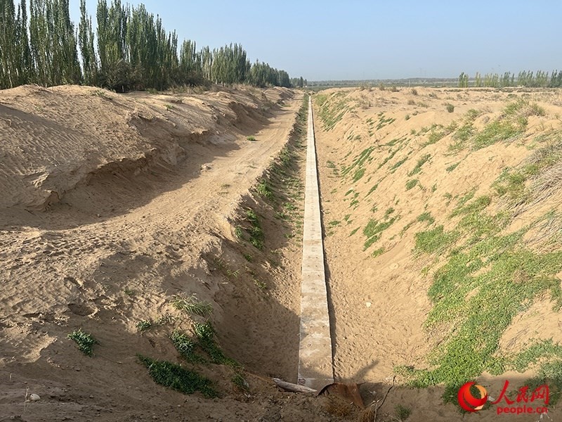 斗渠改造后，大大提高了輸水效率。人民網(wǎng)記者 常雪梅攝