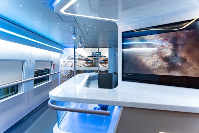 復(fù)興號亞運智能動車組列車車廂。上海鐵路局融媒體中心供圖