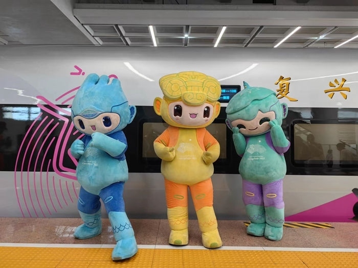 復(fù)興號亞運智能動車組列車車廂。上海鐵路局融媒體中心供圖