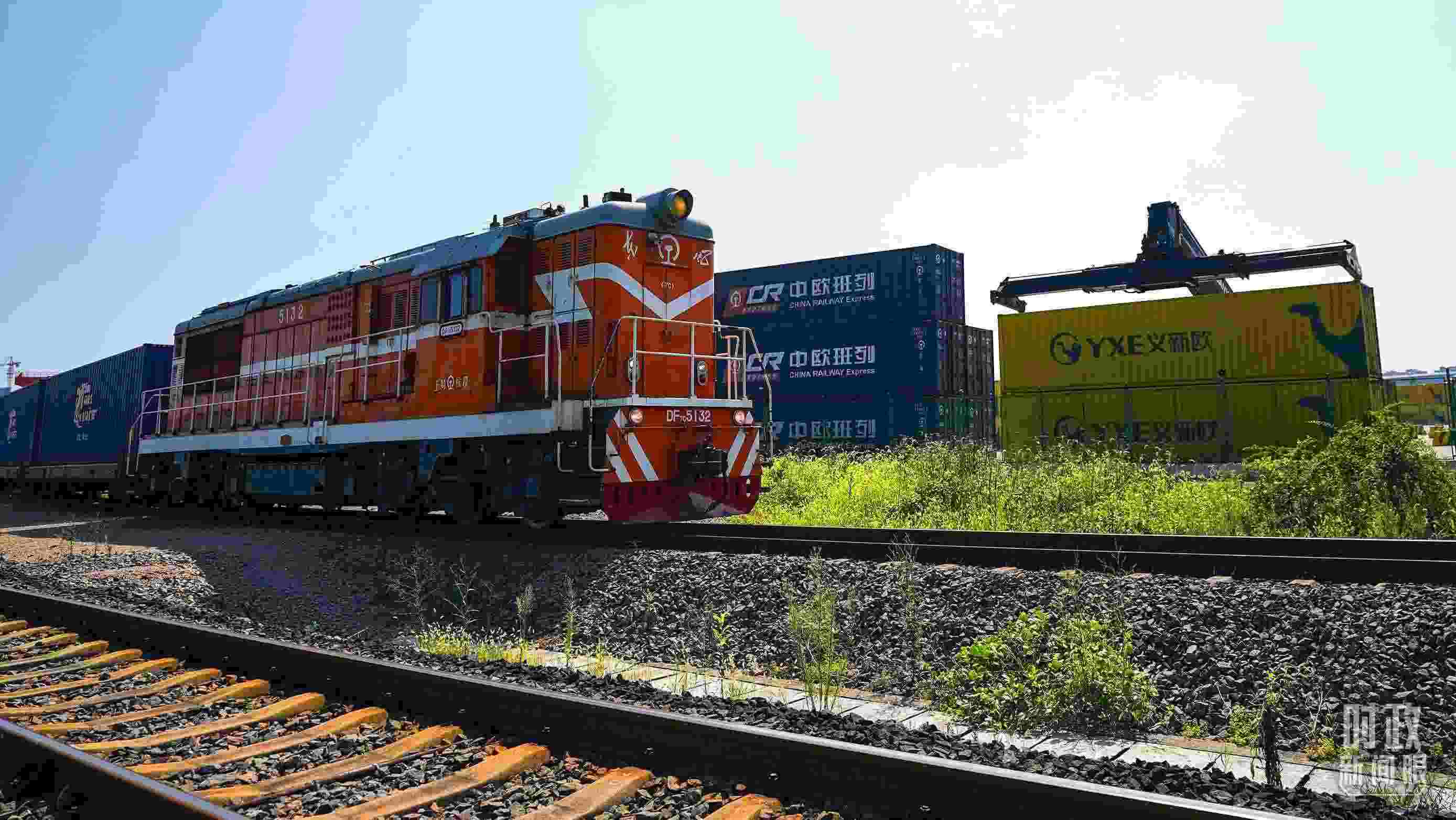 △“義新歐”中歐班列。（總臺(tái)國廣記者李晉拍攝）