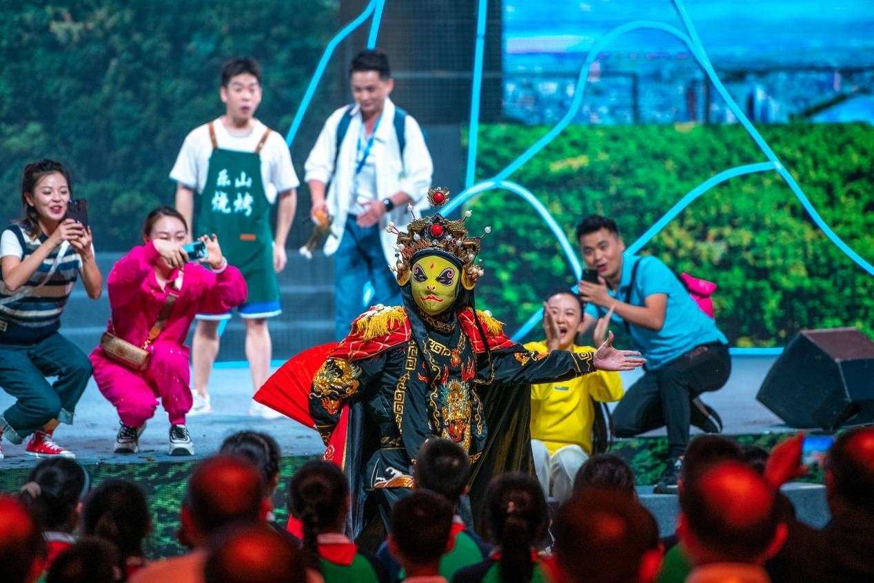 現(xiàn)場演出。樂山市委宣傳部供圖