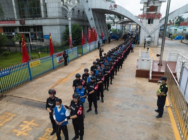 移交現(xiàn)場(chǎng)。公安部供圖