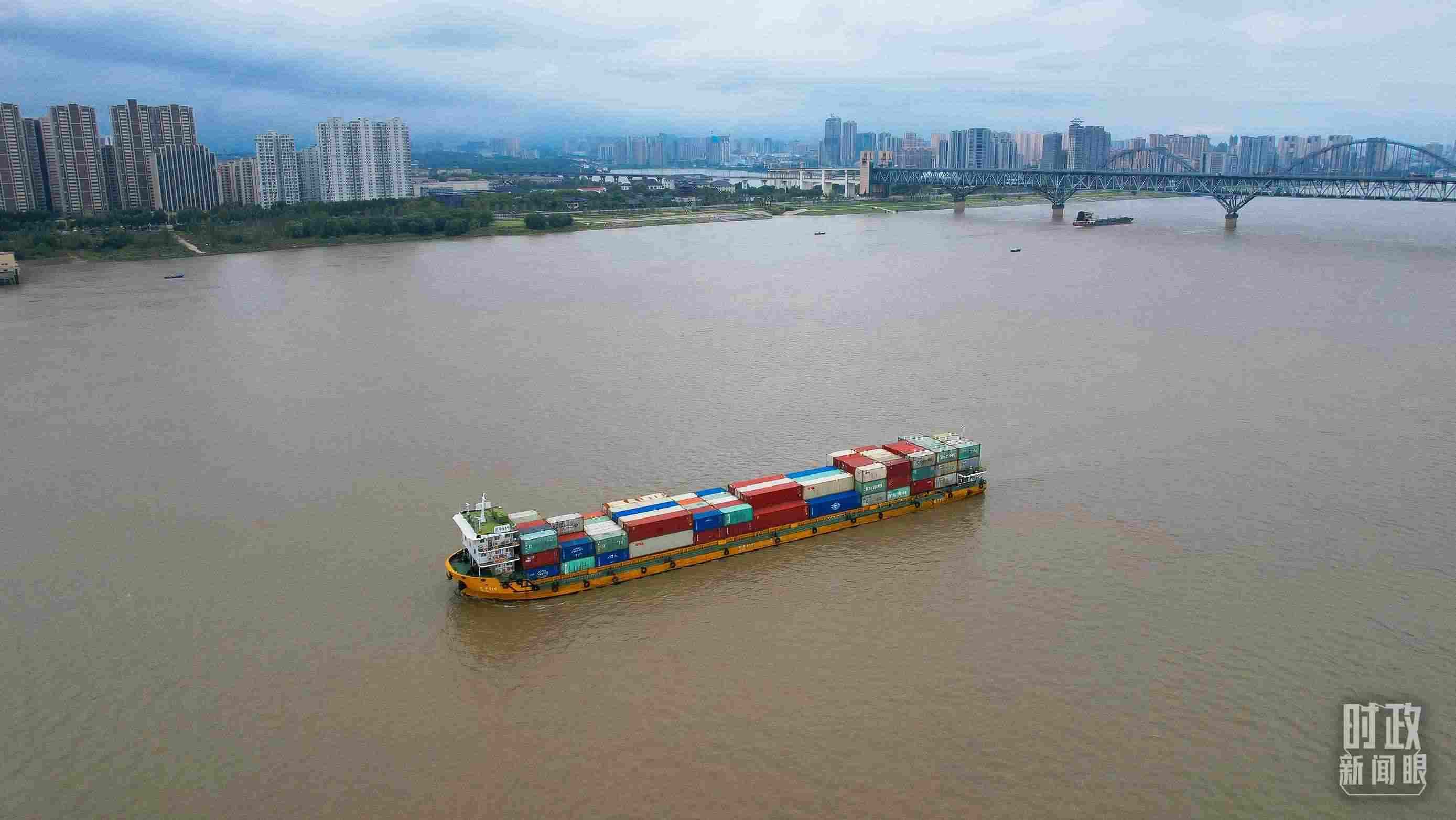 △長江九江段。（總臺(tái)央視記者范凱拍攝）
