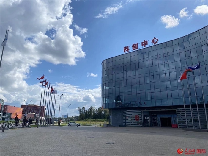 中白科技成果產(chǎn)業(yè)化創(chuàng)新中心大樓。人民網(wǎng)記者 王震攝