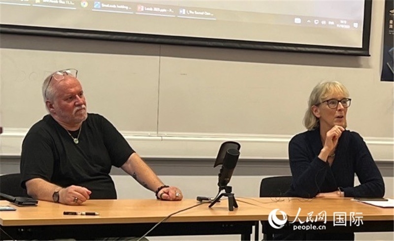 翻譯家韓斌、普華杰與師生交流 攝影 實(shí)習(xí)生王雪珊