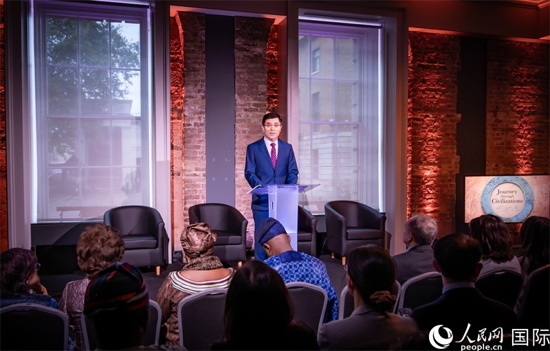 中國駐英國使館臨時代辦楊曉光致辭。人民網(wǎng) 郭錦標(biāo)攝