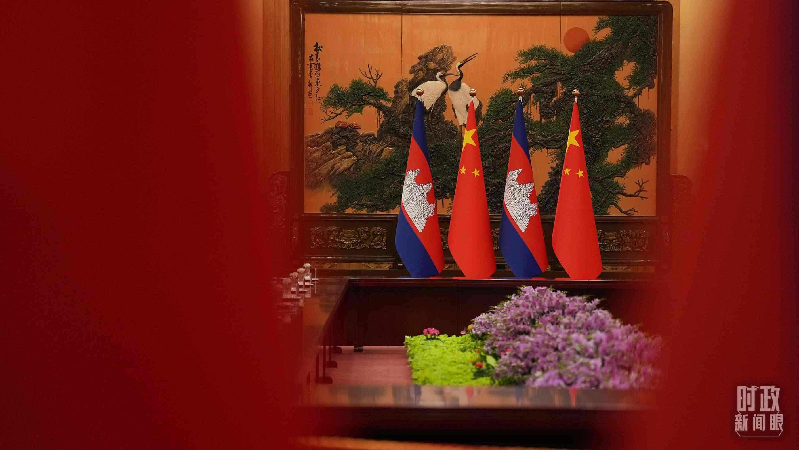 △人民大會(huì)堂，中柬兩國(guó)領(lǐng)導(dǎo)人會(huì)見(jiàn)現(xiàn)場(chǎng)。（總臺(tái)國(guó)廣記者李晉拍攝）