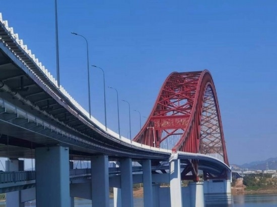 清水塘大橋側(cè)面。本報(bào)記者 常雯宜攝