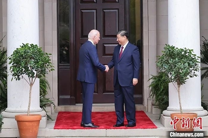 當(dāng)?shù)貢r(shí)間11月15日，中國(guó)國(guó)家主席習(xí)近平在美國(guó)舊金山斐洛里莊園同美國(guó)總統(tǒng)拜登舉行中美元首會(huì)晤。中新社記者 盛佳鵬 攝