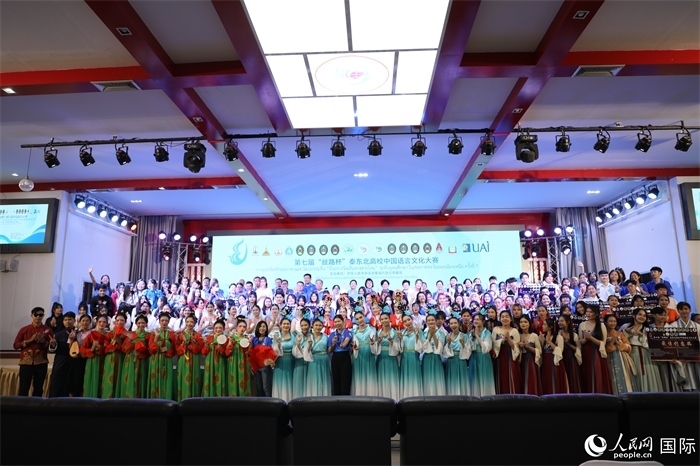 獲獎(jiǎng)選手合影。人民網(wǎng)記者 孫廣勇攝