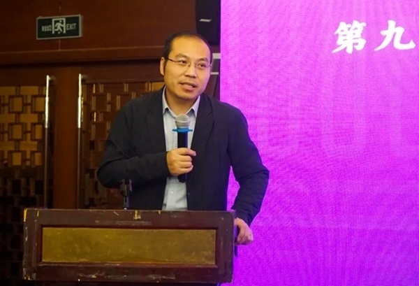 清華大學社會科學學院副院長、政治學系長聘教授孟天廣在研討會上總結發(fā)言。主辦方供圖