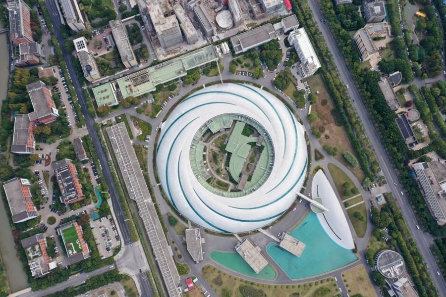 位于上海張江科學(xué)城的國家大科學(xué)裝置上海光源（2020年10月26日攝，無人機(jī)照片）。