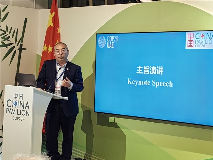 晶澳太陽能科技股份有限公司高級副總裁孫廣彬發(fā)言。COP28中國角供圖