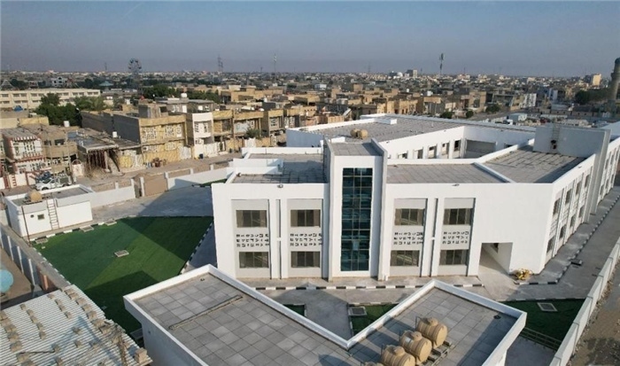 已經(jīng)完工的伊拉克瓦西特省第20號學校。該學校為合院式全功能建筑，包括教學樓，圖書室，實驗室，保衛(wèi)室等。 趙沖攝