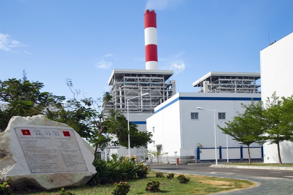 這是2021年3月24日在越南平順省拍攝的越南永新燃煤電廠一期BOT項目廠區(qū)。新華社發(fā)（南方電網(wǎng)越南永新公司供圖）