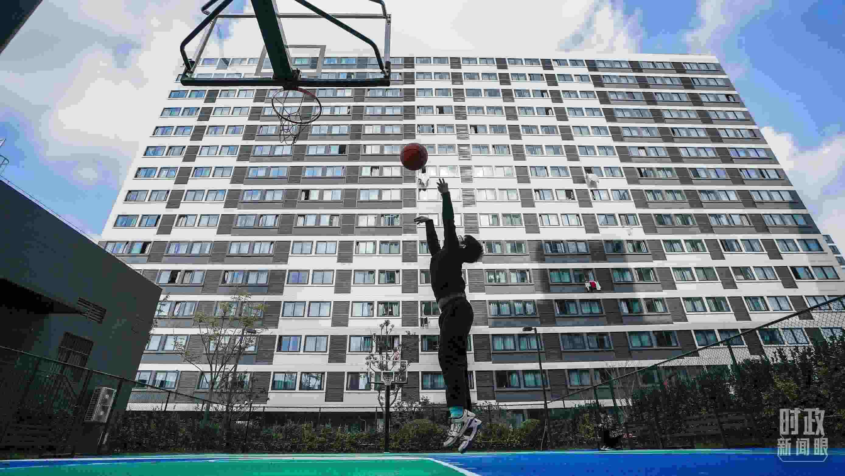 △上海市閔行區(qū)新時代城市建設(shè)者管理者之家。（總臺國廣記者李晉拍攝）