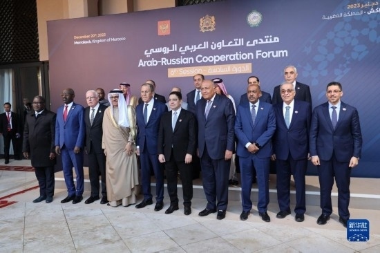 12月20日，與會代表在摩洛哥南部城市馬拉喀什舉行的第六屆阿拉伯-俄羅斯合作論壇上合影。新華社記者霍晶攝