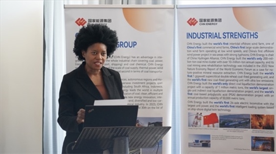 南非獨立傳媒集團代表諾爾萬德爾-恩齊扎發(fā)言。 人民網(wǎng) 張茜攝