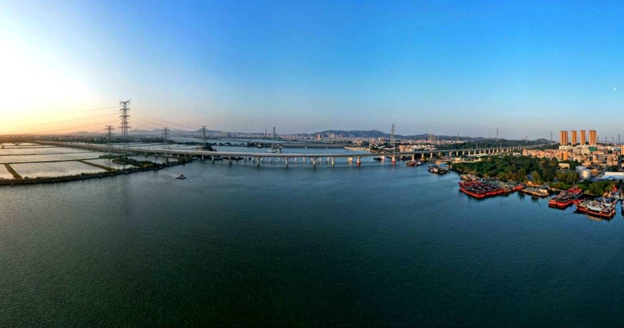 汕汕鐵路練特江大橋。國鐵集團(tuán)供圖