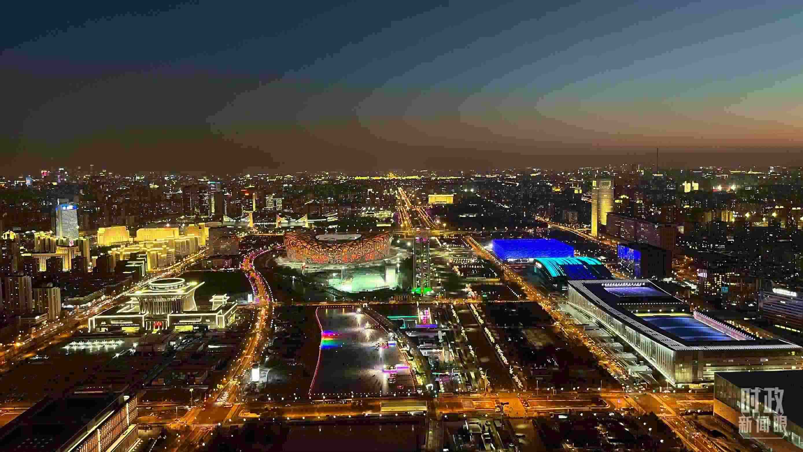 △2023年12月31日，從北京奧林匹克塔俯拍北京城區(qū)。（總臺央視記者金雨秋拍攝）