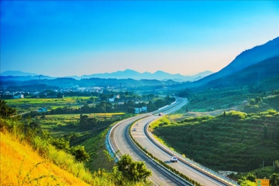 農(nóng)村公路讓老百姓出行變得更便捷。受訪方供圖