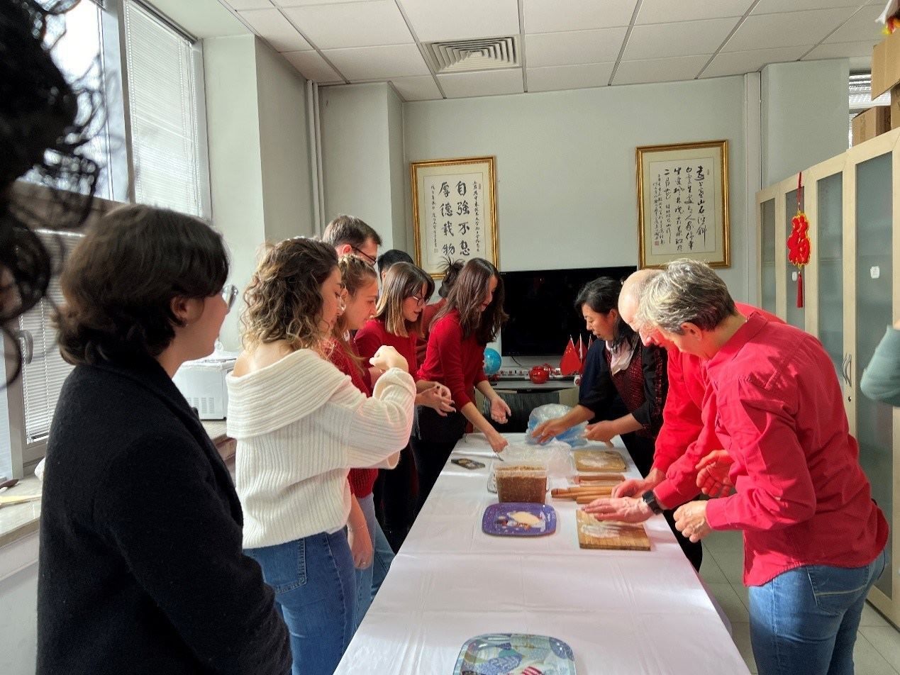 餃子工作坊現(xiàn)場(chǎng)。中東技術(shù)大學(xué)孔院供圖
