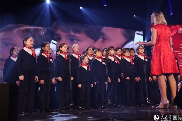 法國寶麗聲童聲合唱團(tuán)演唱《假如我去中國》。人民網(wǎng)記者 尚凱元攝