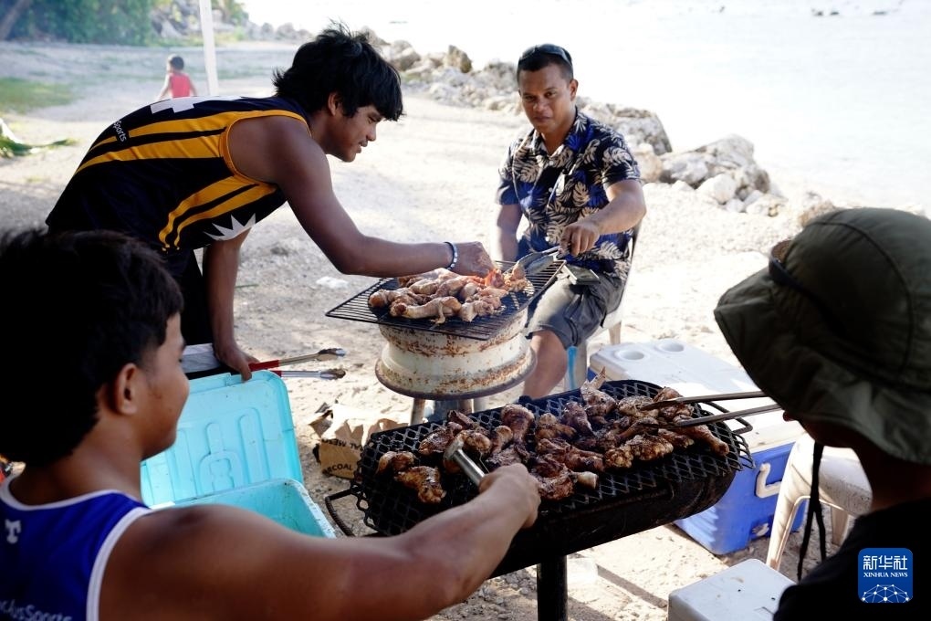 1月20日，當?shù)厝嗽阼敽＿厽?。新華社記者 王申 攝