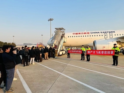 2024春運第一天，東航4架C919大飛機全部投入商業(yè)運營。東航供圖