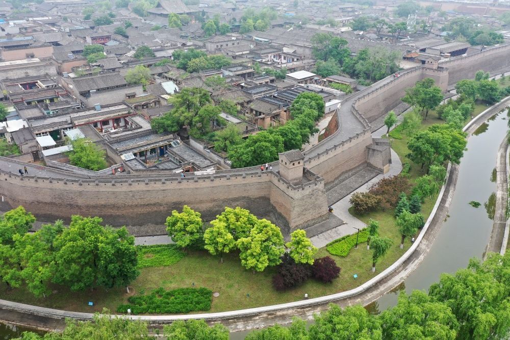 平遙古城一角（2023年5月30日攝，無(wú)人機(jī)照片）。新華社記者 詹彥 攝