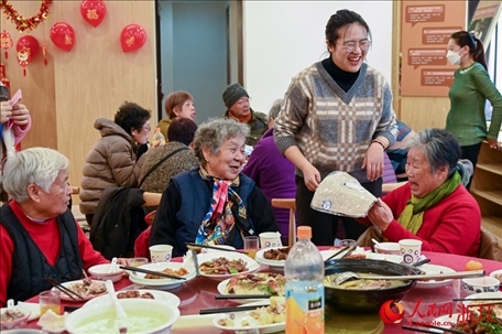 活動(dòng)準(zhǔn)備了抽獎(jiǎng)環(huán)節(jié)。人民網(wǎng)記者 葉賓得攝