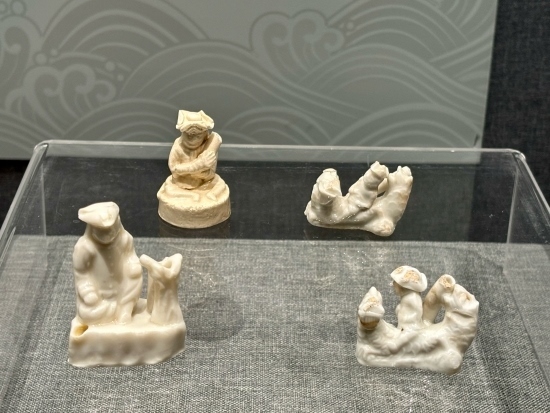 德化縣陶瓷博物館陳列的荷蘭人口哨。人民網記者 金慧慧攝