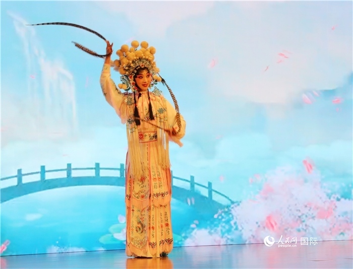 四川省成都市川劇研究院帶來了精彩的川劇演出。人民網(wǎng)記者 李志偉攝