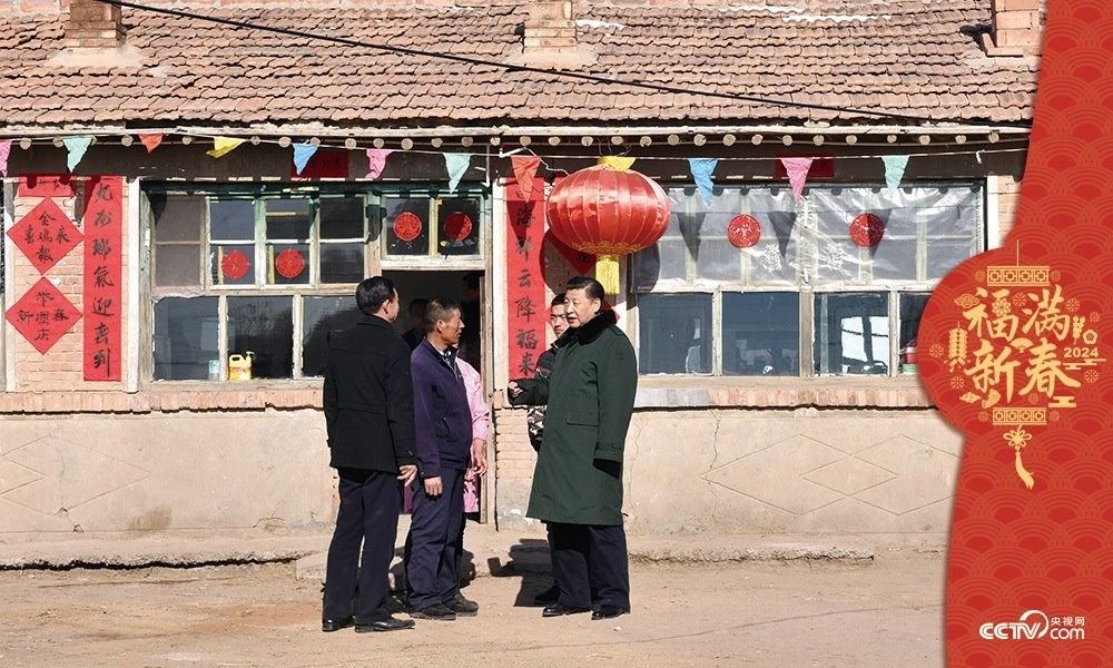 2017年1月24日，習(xí)近平總書記在河北省張家口市張北縣小二臺鎮(zhèn)德勝村村民徐學(xué)海家中看望。